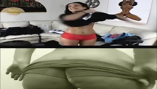 Esmer bal büyük siyah aygırın aletini ağzına zar zor sığdırıyor