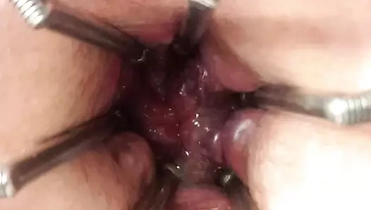 Genişletici oyuncağımla kıçımı açıyorum