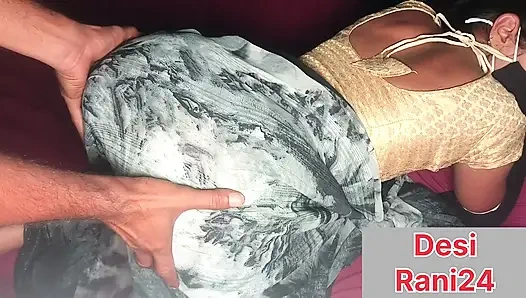 Hintli kadın eski erkek arkadaşıyla domalarak sikişiyor