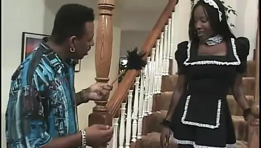 Fransız hizmetçi patronu tarafından evde becerdin alır