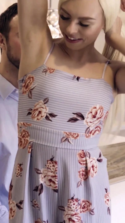TEENFIDELITY Zoe Clark Amını Oda Servisi Olarak Sunuyor | Klip 1