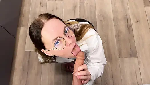 Bir öğrenci profesörün faturalarını ödüyor