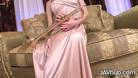 Asyalı kız kovboy kızken inliyor