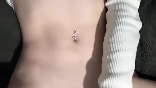 Sıkı amcığımı ovuyorum ve parmaklıyorum