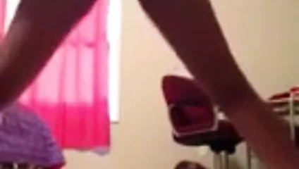 İyi dans becerileri olan siyah kız