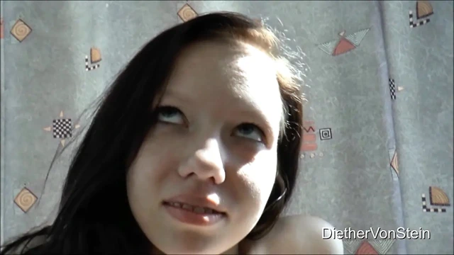 Utangaç üvey kız hamile mi?