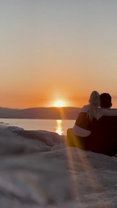 Gün batımı randevusunda ve tutulma otel odasında seksle sona erdi - gerçek amatör çift | Klip 1