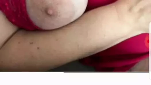 Coco.fr : Un mec nous partage la chatte a sa femme en live