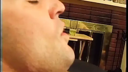 Dövmeli züppe büyük memeli yaramaz sarışın patronu ziyaret etti