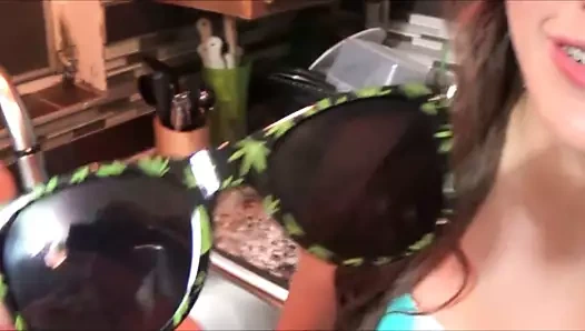 Parti kız genç kız ceza tarafından adım adım baba