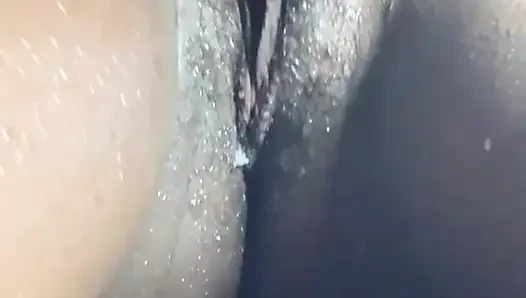 Browngurl234'un banyosu şehvetli vibes andtwerk energy'i parlıyor