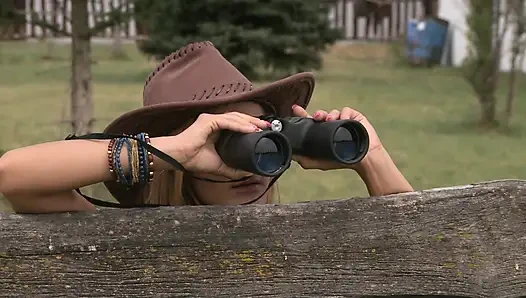 Şanslı adam esmerle açık havada seks yapıyor