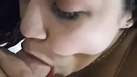 Kız arkadaşımı bu ilahi 18 yaşındaki esmerle aldatıyorum