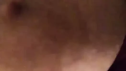 Gösteride büyük göğüsler