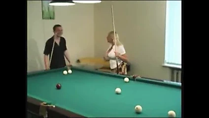 Büyük baştankara olgun becerdin üzerinde bir oyun arasında havuz