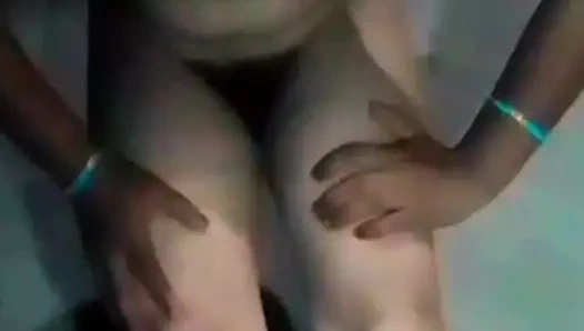 Keşke birçok erkek arkadaşım olsaydı ve herkese gidip saatlerce çok eğlenseydim