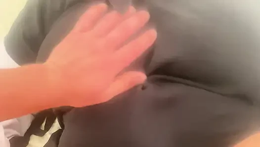 Arap bir kadının yapay penisini buldum ve gerçek bir yarak denemesine izin verdim