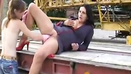 amatör lezbiyen lastik eldiven fisting