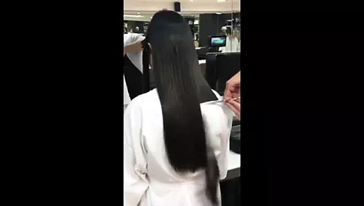 Aj lee kalıcı bir kısa saç kesimi alıyor! o izin verdi!