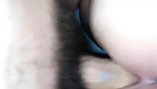 Мужик трахает меня