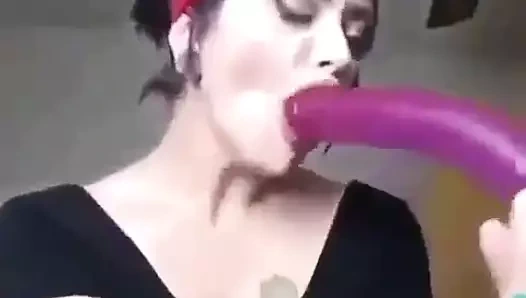 Gırtlağına kadar alma sürtük