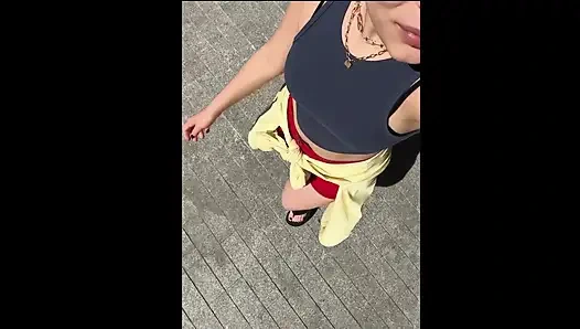 SOYUNUYOR, ŞAPLAK ATıYORUM VE SANA NE OLDUĞUNU GÖSTERIYORUM.....