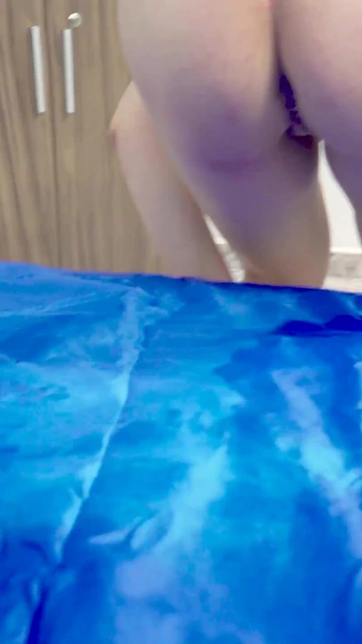 Güzel bir dölleme ile anal ve fışkırtma