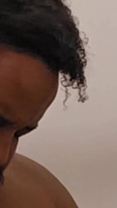 Эмоциональный момент из "Подглядываю за черным отчимом, в душе"