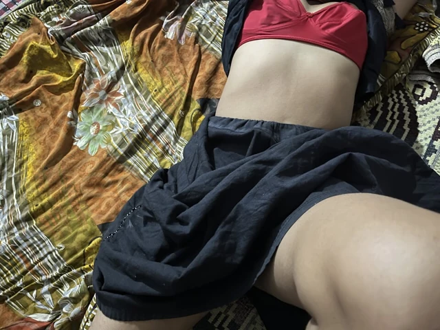 Desi bhabhi's fat pussy brother-in-law with chudi bhabhi