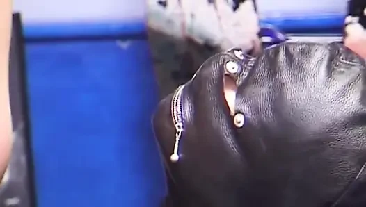Olgun esmer orta yaşlı seksi kadın maskeli sevgilisine teslim oluyor