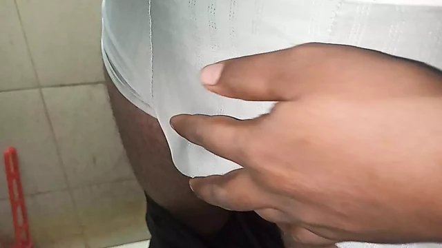 Büyük zenci evde masaj ve mastürbasyon