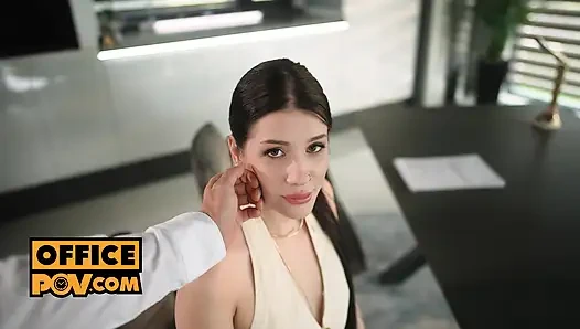 Sophie Weber ile keyifli ve edepsiz bir bekleme