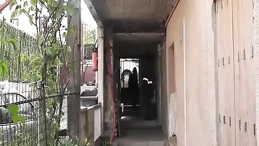 Olgun Bir Kişi Bile Cuckold Kocasının Önünde Sevişiyor