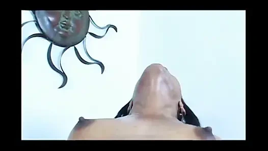 Küçük memeler ama sonsuz götlü