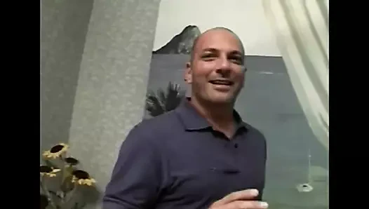 Sarışın bir melek için anal penetrasyon