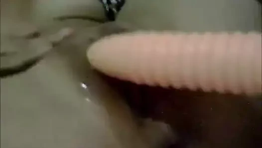 Asya eş Mastürbasyon ona klitoris ile garip vibratör