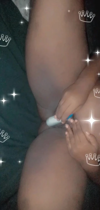 Шри-ланкийская черная пухлая киска домохозяйки Shetyyy, новое видео