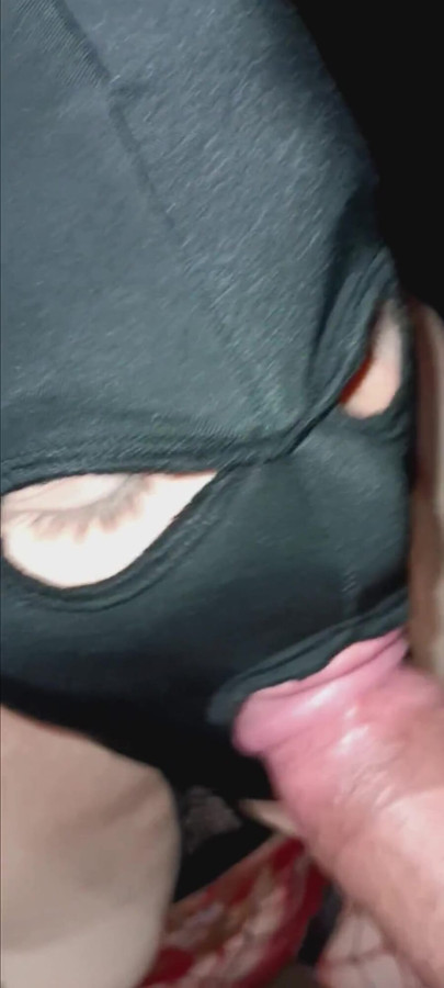 Maskeli evli fahişe tekrar emiyor