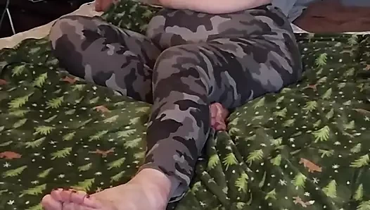 Büyük dildomla kendimi götten sikerken izle!