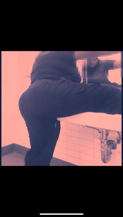 30 saniye boyunca banyoda kilitli kaldım!