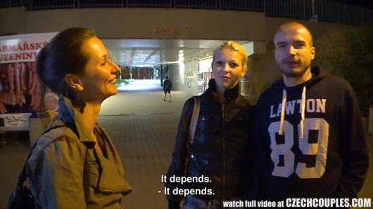 Güzel Çek çifti gf değişimi için para alır