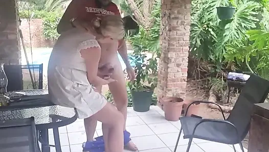 Pssygalore69 üvey kayınbiraderi tarafından arkadan sikiliyor