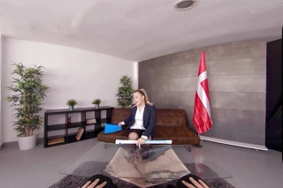 Badoinkvr Selvaggia hatun ona satış yap diyor ve karşılığında seni istediğin gibi sikecek