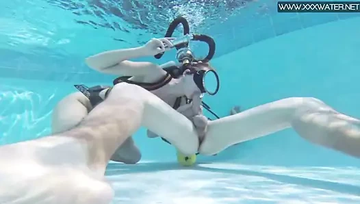 Manga olmak parmaklı ve şişmiş tarafından bir büyük horoz