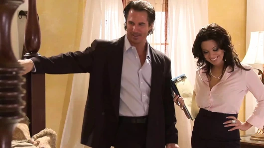 Seksi emlakçı yatak odasında amını siktiriyor