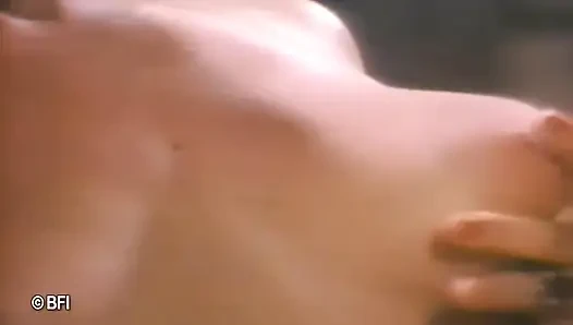 Kıllı amcıklı klasik üçlü seks.