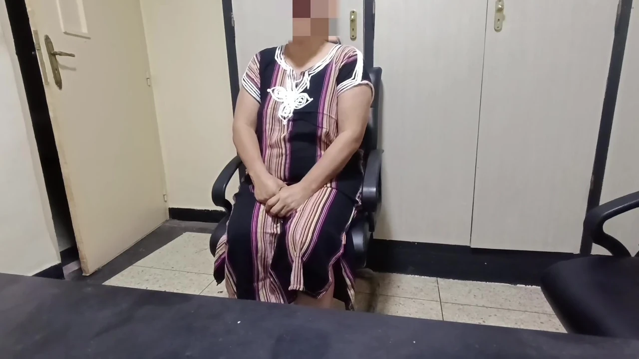 पड़ोसी ने मुझसे ऋण के लिए कहा और उसे अपनी चूत के साथ भुगतान करना पड़ा उसने मुझसे ऋण के लिए कहा और सेक्स के साथ भुगतान किया