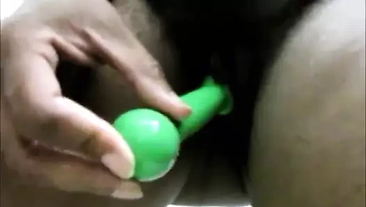 Yeşil seks oyuncak ve oyuncak