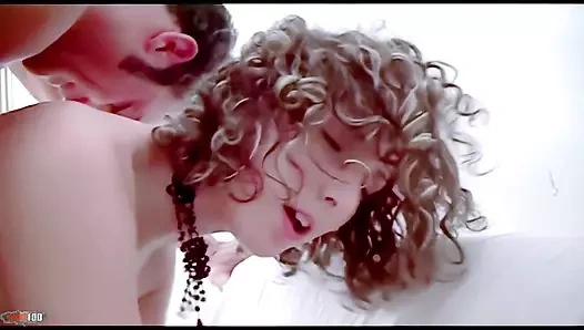 Emy ile kanepede 4 için anal parti ve güzel jemi sommer için ilk sodomi