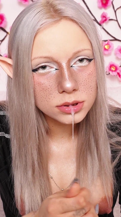 Divulya-sweet ağzını - büyük!